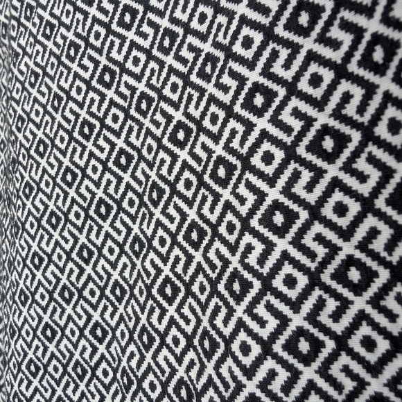 Banana Republic Hampton Ankle Pants Black White Geo Jacquard Design Size 10 - Picture 5 of 12